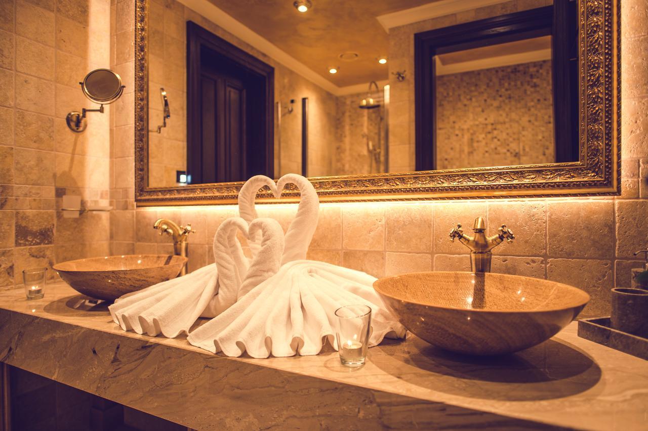 Hotel Florian Palace インドルジフーフ・フラデツ エクステリア 写真
