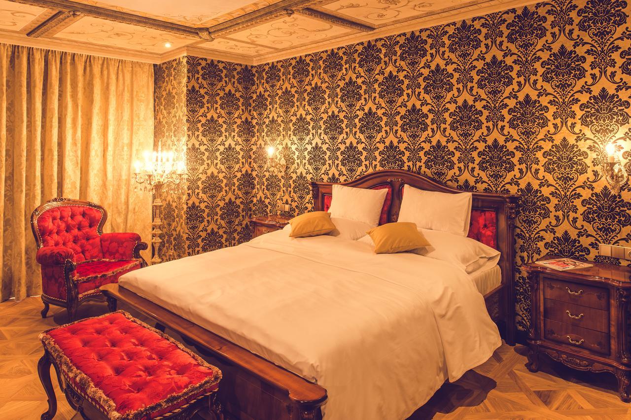 Hotel Florian Palace インドルジフーフ・フラデツ エクステリア 写真